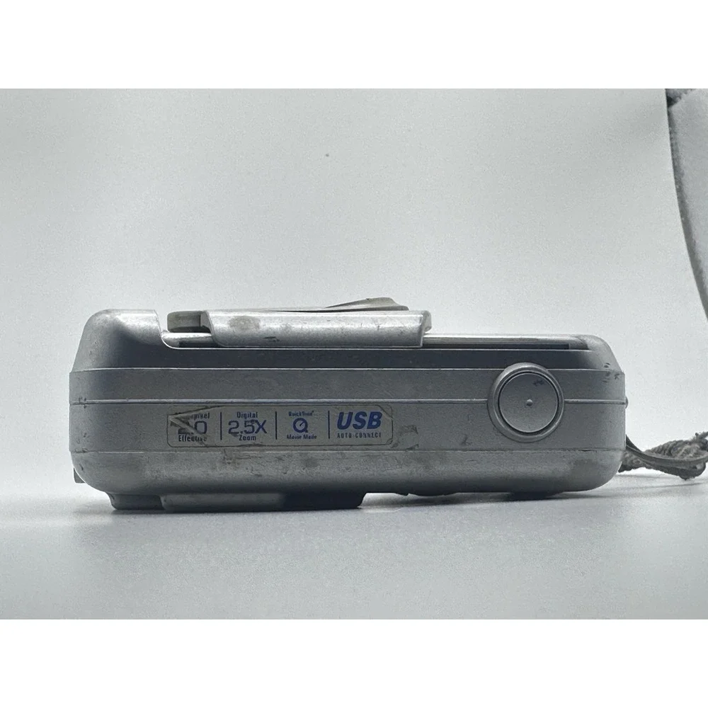 Olympus D-390 2.0MP Digital Camera Untested for Parts / Repair
